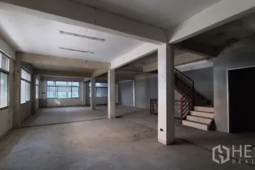 Commercial for rent in Khlong Tan Nuea, Bangkok near BTS Ekkamai
