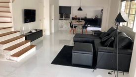 3 Bedroom House for sale in Bang Chak, Bangkok