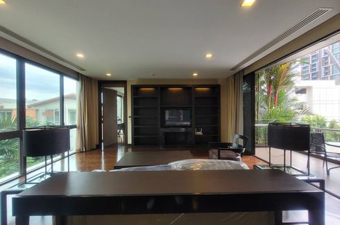 2 Bedroom Condo for rent in Phra Khanong Nuea, Bangkok near BTS Ekkamai