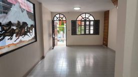 3 Bedroom Townhouse for rent in Tha Raeng, Bangkok