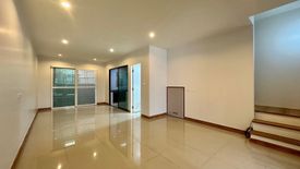 3 Bedroom Townhouse for sale in Villette City Pattanakarn 38, Suan Luang, Bangkok