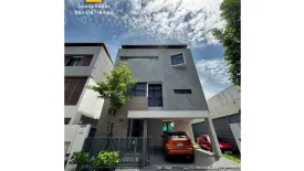 4 Bedroom House for sale in Parc Priva, Huai Khwang, Bangkok