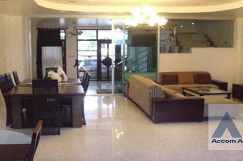 4 Bedroom House for rent in Thung Wat Don, Bangkok near BTS Saphan Taksin