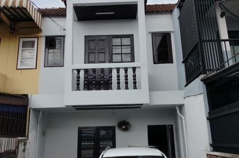 2 Bedroom Townhouse for rent in Khlong Thanon, Bangkok