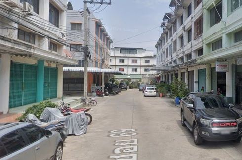 3 Bedroom Townhouse for sale in Samae Dam, Bangkok