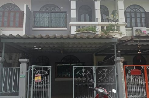 3 Bedroom Townhouse for sale in Tha Raeng, Bangkok