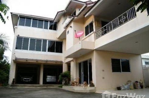 7 Bedroom House for sale in Tha Raeng, Bangkok