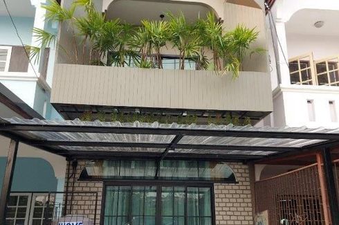 2 Bedroom Townhouse for sale in Tha Raeng, Bangkok