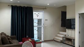 6 Bedroom Townhouse for sale in Tha Raeng, Bangkok