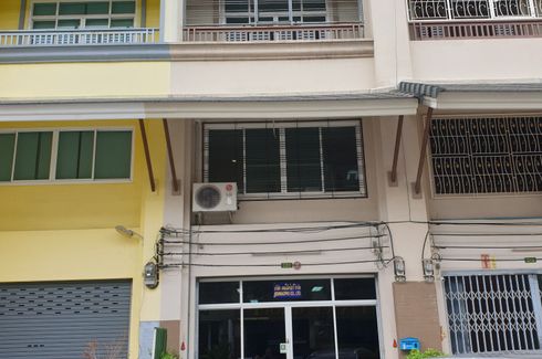 3 Bedroom Townhouse for sale in Samae Dam, Bangkok