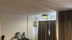 2 Bedroom Townhouse for sale in Tha Raeng, Bangkok