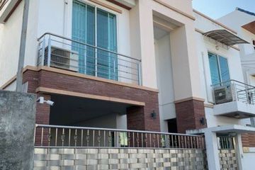 4 Bedroom House for sale in Din Daeng, Bangkok near MRT Thailand Cultural Centre