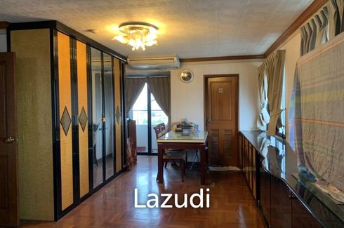 2 Bedroom Condo for sale in Talat Noi, Bangkok near MRT Hua Lamphong