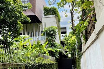 5 Bedroom House for sale in Khlong Tan Nuea, Bangkok