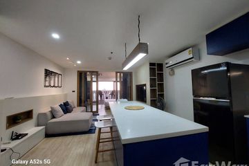 1 Bedroom Condo for rent in Nusa State Tower Condominium, Silom, Bangkok near BTS Surasak