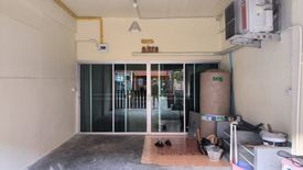 3 Bedroom Townhouse for sale in Tha Raeng, Bangkok