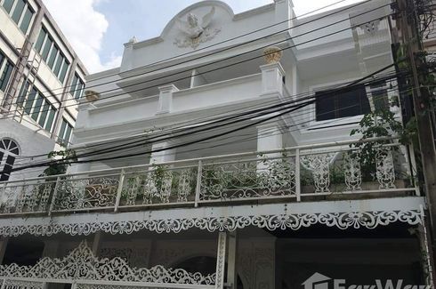 3 Bedroom Townhouse for sale in Moo Baan Sahachok, Tha Raeng, Bangkok