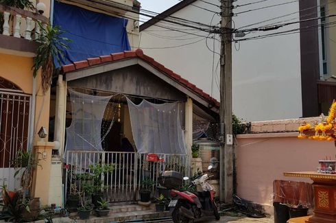 4 Bedroom Townhouse for sale in Nong Khang Phlu, Bangkok