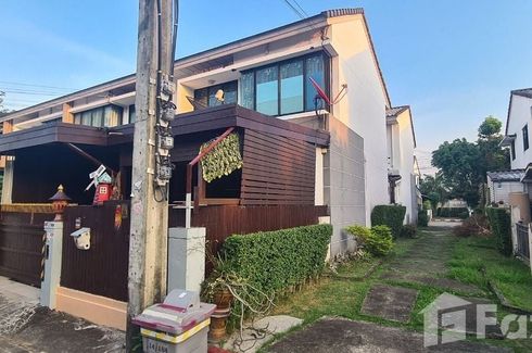 3 Bedroom Townhouse for sale in Tha Raeng, Bangkok