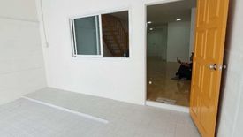 3 Bedroom Townhouse for sale in Nong Khang Phlu, Bangkok