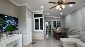 4 Bedroom Townhouse for sale in Nong Khang Phlu, Bangkok