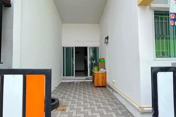 3 Bedroom Townhouse for sale in Khlong Maduea, Samut Sakhon