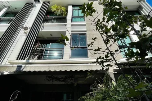 3 Bedroom Townhouse for sale in Phlapphla, Bangkok near MRT Ramkhamhaeng