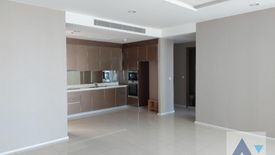 3 Bedroom Condo for sale in Wat Phraya Krai, Bangkok