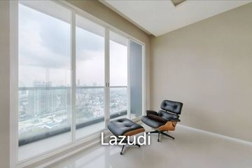 3 Bedroom Condo for sale in Wat Phraya Krai, Bangkok