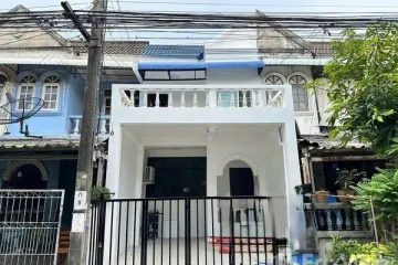 3 Bedroom Townhouse for rent in Bang Chak, Bangkok