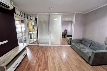 1 Bedroom Condo for sale in Lumpini Place Narathiwas 24, Chong Nonsi, Bangkok near BTS Saphan Taksin