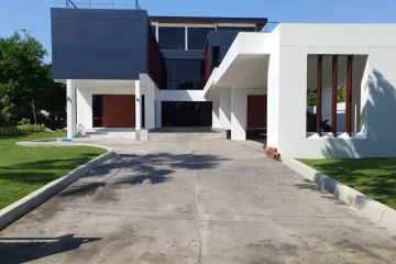 5 Bedroom House for sale in Bang Chak, Bangkok