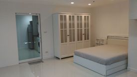 1 Bedroom Condo for rent in Silom Suite, Silom, Bangkok near BTS Chong Nonsi