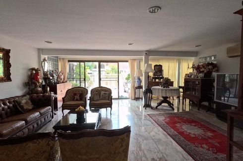 4 Bedroom House for sale in Khlong Tan Nuea, Bangkok near BTS Phrom Phong