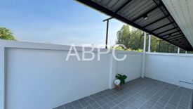 2 Bedroom House for sale in Na Kluea, Chonburi