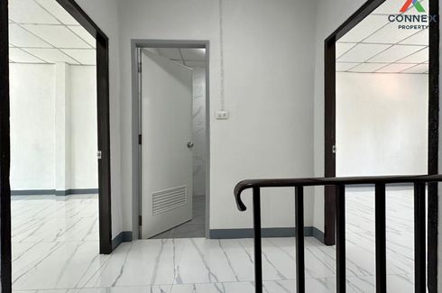 2 Bedroom Townhouse for sale in Nong Khang Phlu, Bangkok