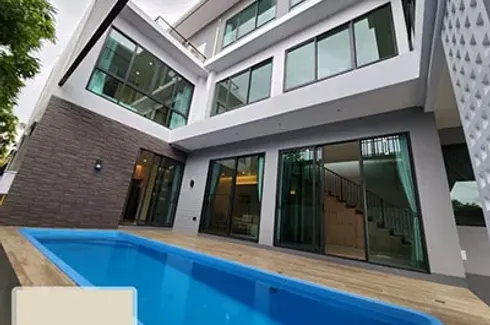 4 Bedroom House for rent in Khlong Tan Nuea, Bangkok