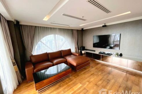 3 Bedroom Condo for sale in Nusa State Tower Condominium, Silom, Bangkok near BTS Surasak