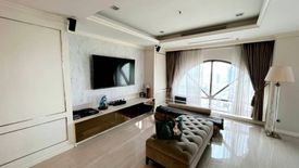 3 Bedroom Condo for sale in Nusa State Tower Condominium, Silom, Bangkok near BTS Surasak