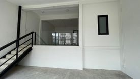 4 Bedroom Townhouse for sale in Huai Khwang, Bangkok