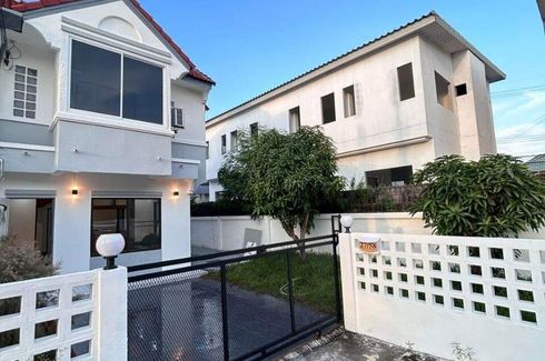 3 Bedroom Townhouse for sale in Bam Ngam Charoen 2, Nong Prue, Chonburi