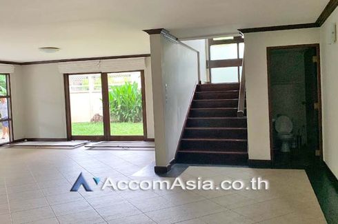 3 Bedroom House for rent in Phra Khanong, Bangkok near BTS Ekkamai