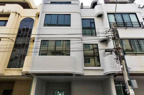 5 Bedroom House for sale in Pornchai Village, Bang Lamphu Lang, Bangkok near BTS Krung Thon Buri