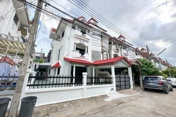 3 Bedroom Townhouse for rent in Bang Chak, Bangkok