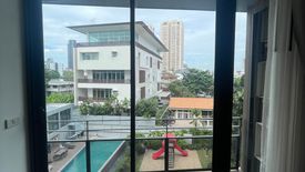 2 Bedroom Condo for rent in Khlong Tan Nuea, Bangkok