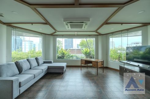 3 Bedroom Apartment for rent in Khlong Toei, Bangkok near BTS Nana