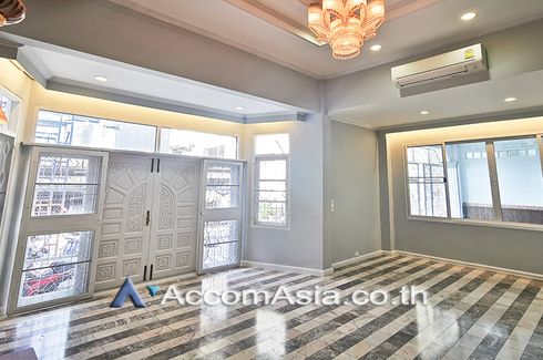 6 Bedroom House for rent in Silom, Bangkok near BTS Chong Nonsi