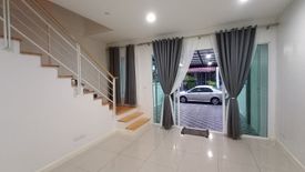 3 Bedroom Townhouse for rent in Khlong Chan, Bangkok