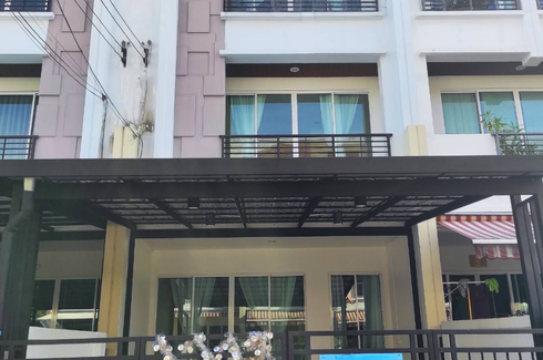 3 Bedroom Townhouse for rent in Khlong Chan, Bangkok