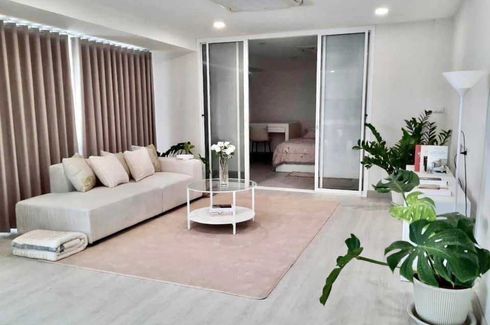 1 Bedroom Condo for sale in The Waterford Royal Suit Senanikom, Chan Kasem, Bangkok near BTS Sena Nikhom